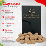 Almendras garrapiñadas con chocolate negro y polvo de cacao