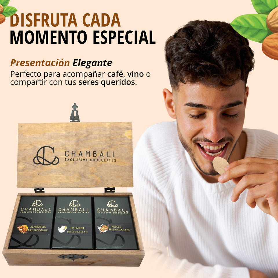 Caja de Madera con Pistachos, Almendras y Nueces.